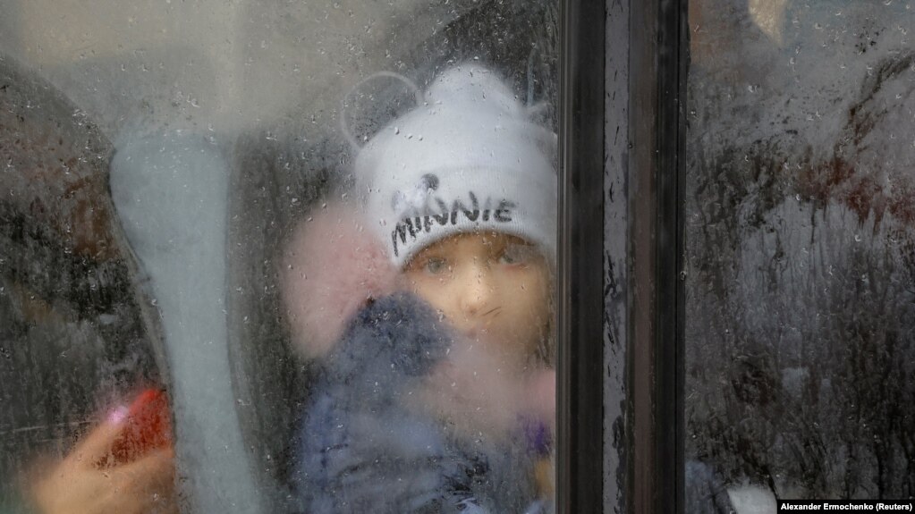 Здебільшого дітей вивозять з окупації до Криму чи РФ з дозволу батьків, але потім не повертають