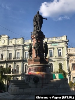 The monument to the Founders of Odesa that was restored in the 2000s.