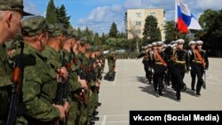 Крымчане, мобилизованные Россией на войну с Украиной, на базе 810-й бригады морской пехоты ЧФ РФ в Севастополе, 27 сентября 2022 года 