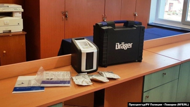 Тестови касети и устройство за полево изследване на проби за наркотици DrugTest 5000.