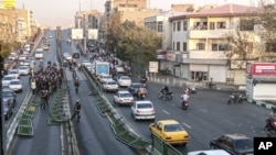 در سرکوب معترضان به دست نیروهای امنیتی و انتظامی جمهوری اسلامی در سه ماه گذشته، دست‌کم ۴۶۰ تن از جمله ده‌ها کودک کشته شده‌اند