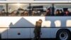 უკრაინელი ლტოლვილებით სავსე ავტობუსი პოლონეთის საზღვარზე