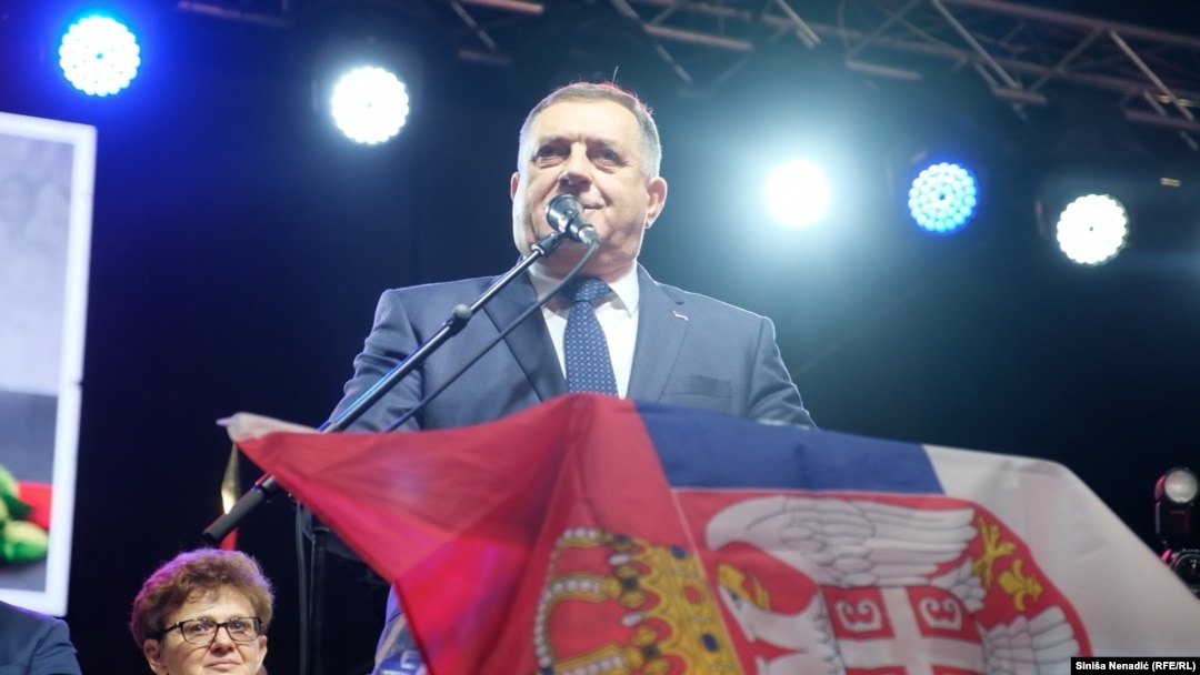 Milorad Dodik obraća se okupljenima tokom mitinga vladajuće koalicije u Republici Srpskoj zbog spornih izbornih rezultata, Banja Luka, 25. oktobra 2022.