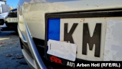 KM tablice na automobilu na Kosovu
