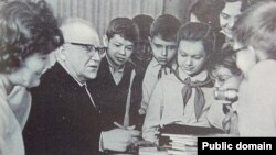 Беларускі пісьменьнік Янка Маўр. Сярод піянэраў. 1964