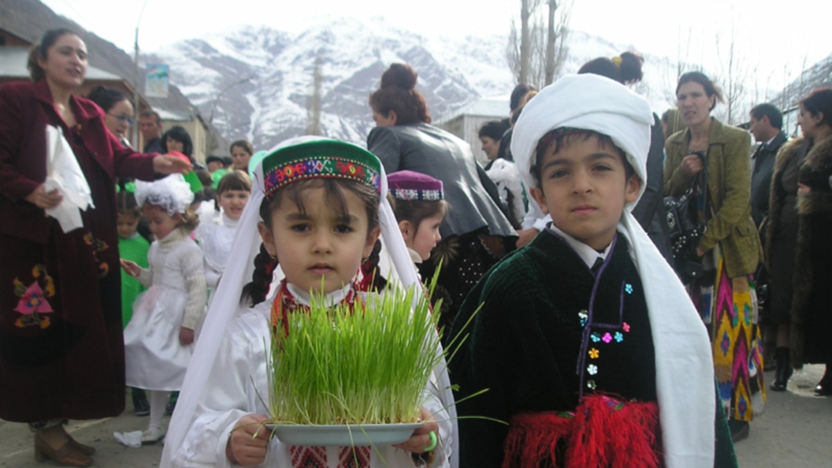 Таджикский навруз картинки. Праздник Навруз в Таджикистане. Навруз на памире. Наврузи Памир. Навруз в Таджикистане фото.