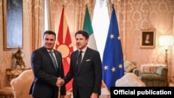 Италијанскиот премиер Џузепе Конте и македонскиот премиер Зоран Заев во Рим