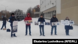 В Кирове активисты поддерживают Ильдара Дадина и других политзаключённых, 4 ноября 2016