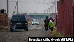 Один из жилмассивов под Бишкеком. 