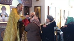 Amid Coronavirus Pandemic, Kazan Congregation Shares Communion Spoon