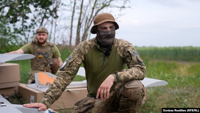 Обмеження для FPV літакового типу – це сильний вітер. У погану погоду складно злітати і влучати у цілі