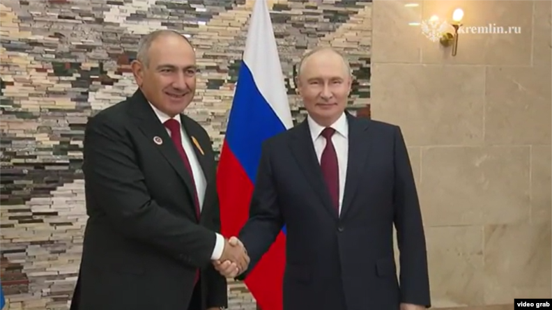 Пашинян впервые после переизбрания встретился с Путиным