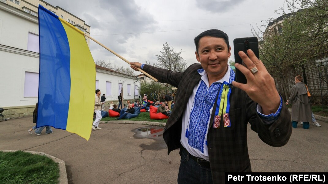 Панталондар мен колготкидегі әйелдер арасындағы секс
