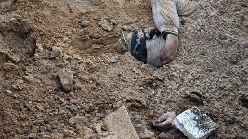 Dvoje ubijeno u granatiranju Derhačija, pronađena nova masovna grobnica kod Kijeva