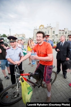 Aktivista Leonid Ribakov na jednom od protesta protiv Vladimira Putina. Tomsk, Rusija.