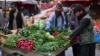 شکایت مردم از ناتوانی در خرید مواد غذایی ماه رمضان؛ « طالبان پول فراوان مصرف میکنند»