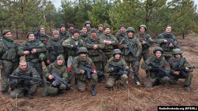 Руски войници в Украйна. Предполага се, че снимката е направена в района на Чернигов.