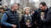 Președinta Comisiei Europene, Ursula von der Leyen, a fost la Bucea unde au fost descoperite, după retragerea armatei ruse, sute de cadavre de civili, victime, după cum se pare, ale violenței militarilor ruși 