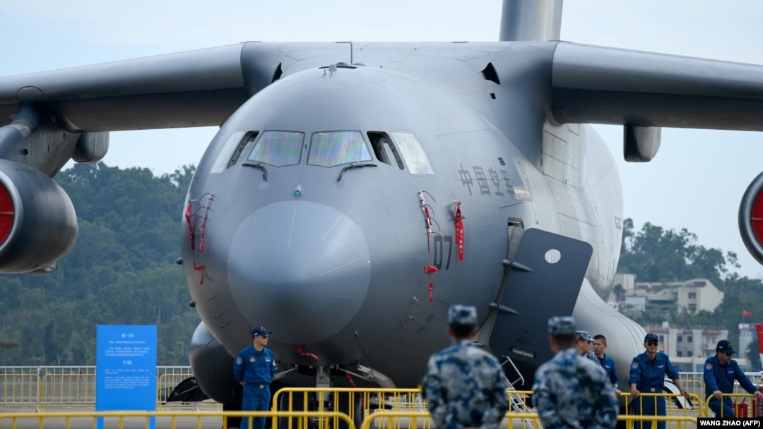Најголемиот кинески воен транспортен авион, Y-20, беше прикажан во пресрет на Airshow China 2018 во Зухаи, во јужната кинеска провинција Гуангдонг, на 5 ноември 2018 година.