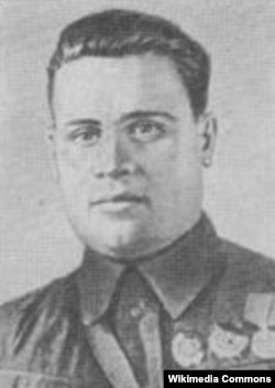 Порфирий Куманёк, в 1941–1942 гг. – комиссар соединения А. Сабурова, в 1942–1943 гг. – 1-й секретарь Сумского подпольного обкома