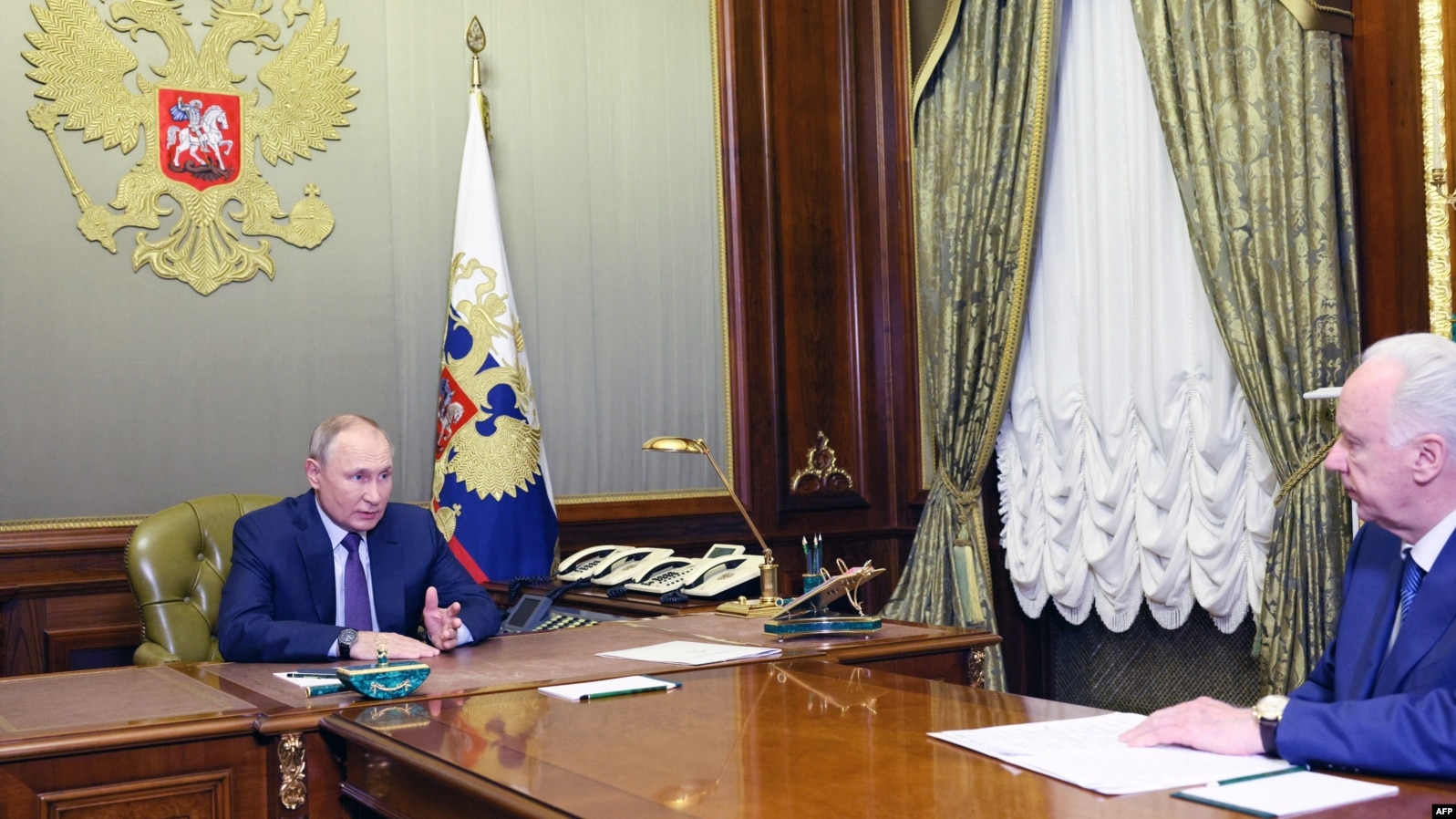 Александр Бастрикин дар назди Владимир Путин гузориш медиҳад