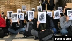 Eýrandaky uniwersitetler ýurtda hökümete garşy protestleriň esasy merkezleriniň birine öwrüldi. (faýl suraty)