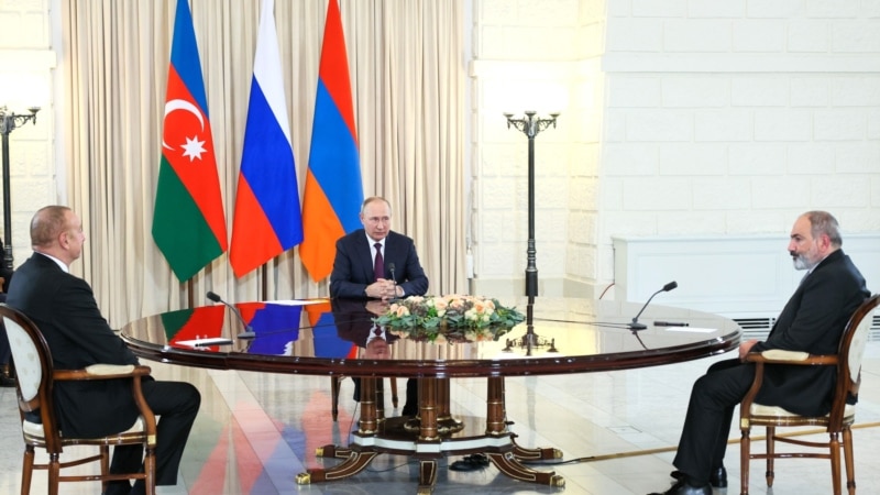 Putin Hosts ‘Useful’ Talks Between Armenian, Azeri Leaders