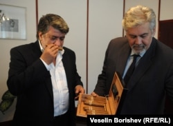 Вежди Рашидов приема поста на културен министър от Стефан Данаилов през лятото на 2009 г.
