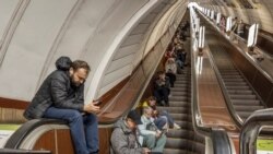 Alarmele aeriene au sunat în mai multe părți ale Ucrainei, oamenii fiind îndemnați să se îndrepte spre adăposturi.