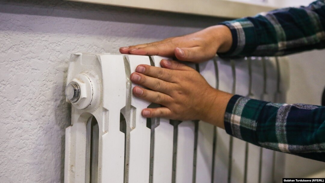 Temperaturile scăzute au sporit cererea de gaz și au făcut ca România să acceseze, la mijloc de noiembrie, gazele din depozite. În 15 noiembrie, în depozitele de la Ploiești și Mediaș erau 3,2 miliarde de metri cubi de gaz, adică puțin peste 98% din capacitate. (Imagine generică)
