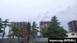 Строительство жилья для российских военных в бухте Казачьей, архивное фото