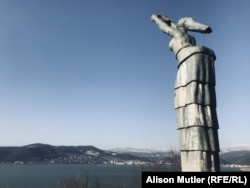 In Orsova, Romanian-born sculptor Patrick Mateescu, who now lives in the United States, made this statue with his own money to remember the Romanians who escaped to the West via the Danube.