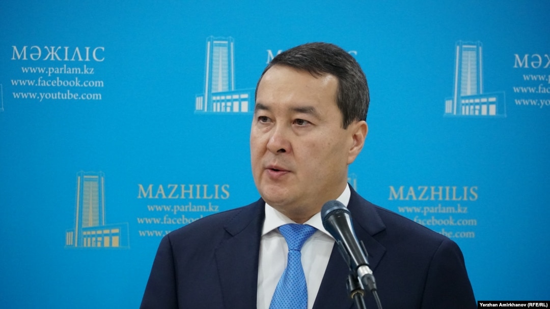 Алихан Смаилов.