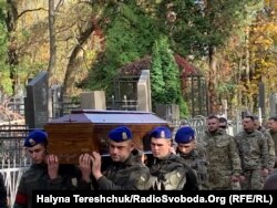 Поховали Дмитра Фіалку за юдейською традицією на Янівському цвинтарі