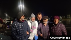 Костянтин Рогозін вивозить людей з окупації