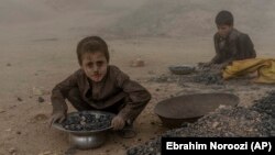 Siromaštvo tjera djecu u Afganistanu na težak posao u ciglanama