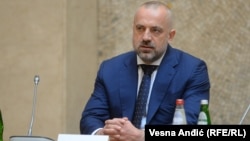 Milan Radoičić dok je bio na funkciji potpredsednika Srpske liste, na jednom od sastanaka sa predsednikom Srbije Aleksandrom Vučićem, oktobar 2022. 