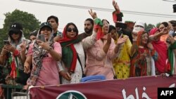 پاکستان تحريک انصاف ګوند د نومبر پر ۱۰مه د پنجاب له وزيراباده خپل لانګ مارچ بيا پيل کړ ــ پخوانی انځور