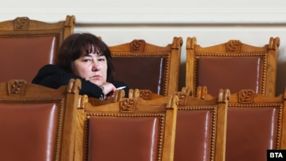  Служебният кабинет предлага продължение на бюджета, в случай че не се заформя постоянно държавно управление 