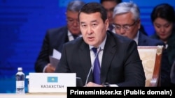 Kazakh Prime Minister Alikhan Smaiylov (file photo)