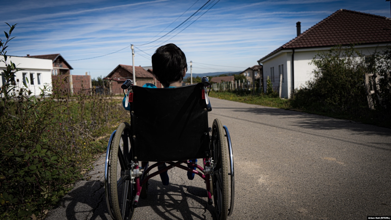 Sokol Zariqi, 14 vjeçar nga fshati Baincë i Drenasit përfiton nga pensioni për personat paraplegjikë dhe tetraplegjikë