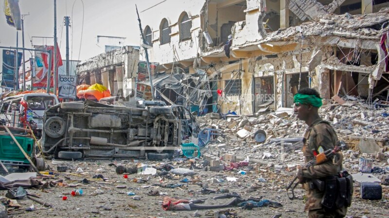 Të paktën 100 të vrarë nga sulmet me makina bombë në Somali