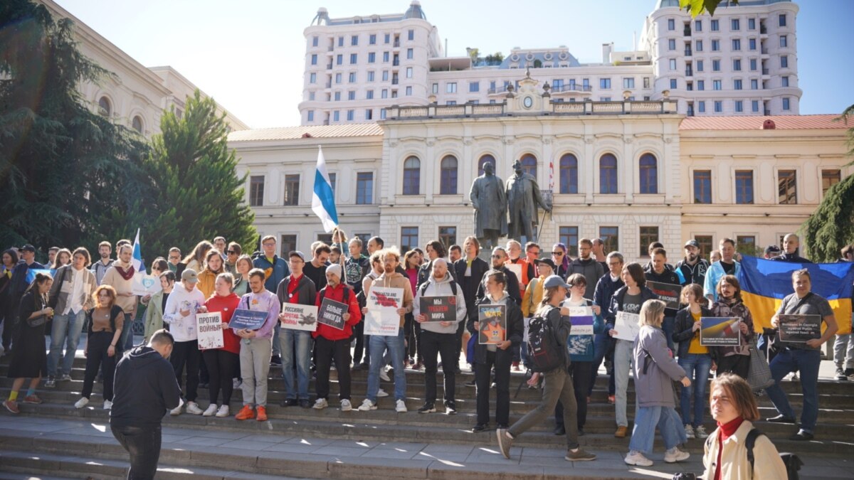 Пів тисячі росіян вийшли на антивоєнний мітинг у Тбілісі