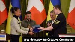 Угоду підписали 20 жовтня в Києві у присутності Володимира Зеленського і президента Швейцарії Ігнаціо Кассіса