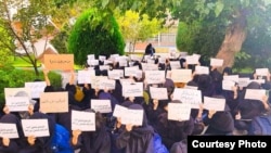 Ал-Захра Университетиндеги митинг. Тегеран. Иран.