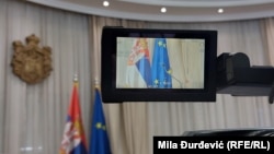 Zastava Srbije i EU u Vladi Srbije (Ilustrativna fotografija)