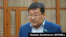 Мәжіліс депутаты Айдос Сарым. Астана, 19 қазан 2022 жыл