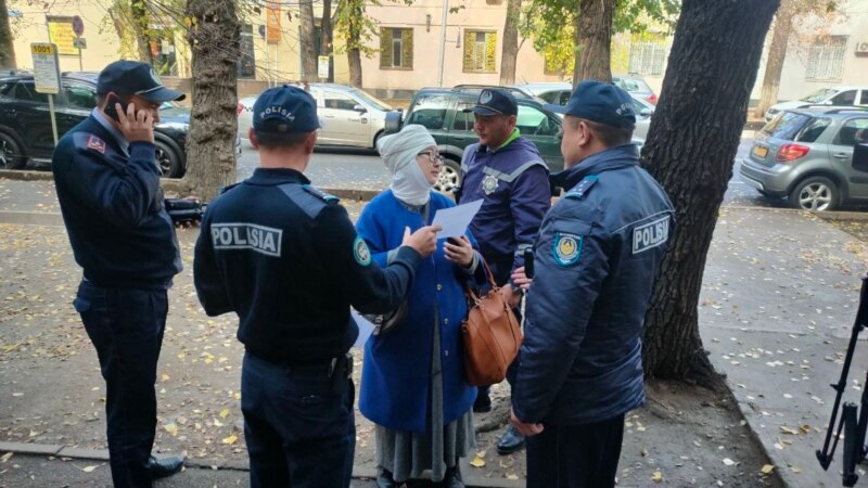Алматы полициясы кейбір белсенділерді үш сағаттан астам кідіртіп босатқан