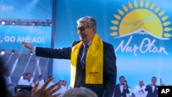 Президент Казахстана Касым-Жомарт Токаев в 2019 году на съезде партии власти «Нур Отан», которая спустя три года была переименована в «Аманат»