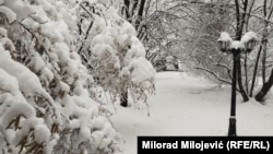 Snijeg je napadao u noći sa nedjelje na ponedjeljak širom BiH (foto ilustracija).